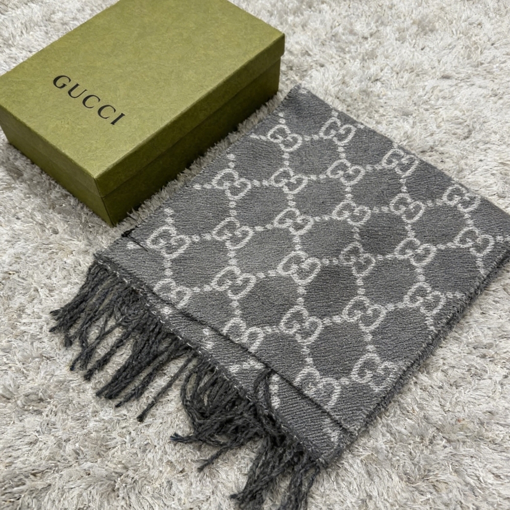 Gucci GG Monogram Wool Scarf in Grey